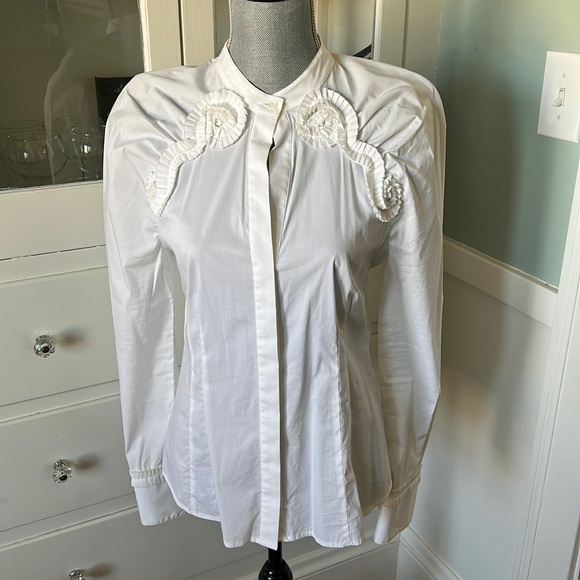 Gorgeous designer style decorative mutton sleeve BCBG white Poplin top blouse - Picture 3 of 10